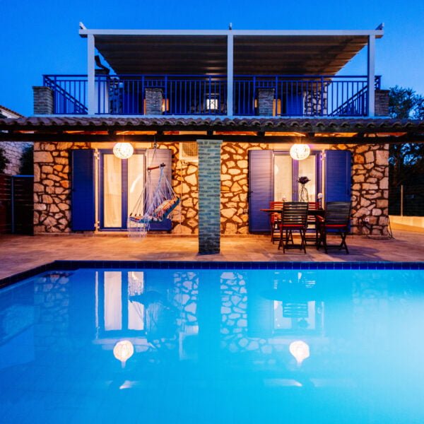 Rosemarie Night (23)