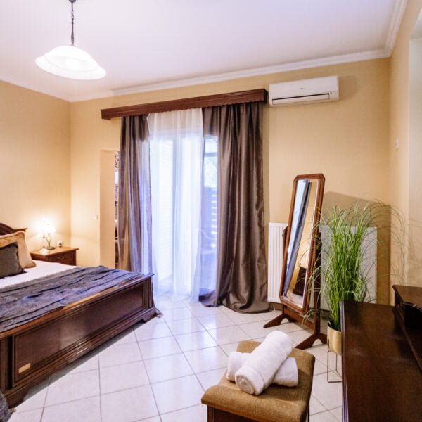 Γιώτα Κούκεσι (53)